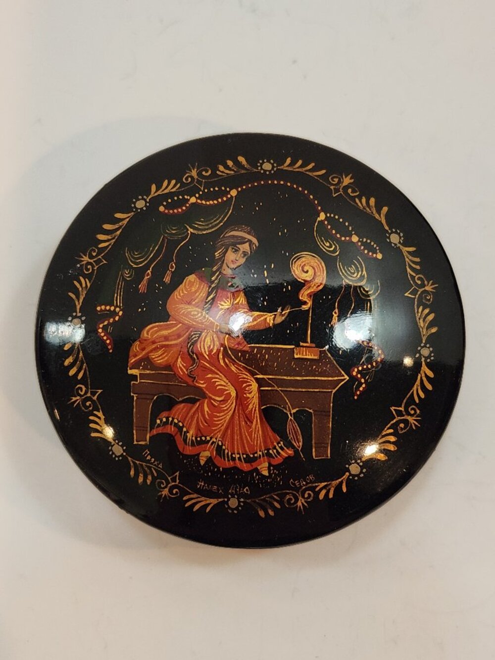 VTG Russian Palekh Hand-Painted Lacquer Trinket Box "The Spinner" Artist Sedov